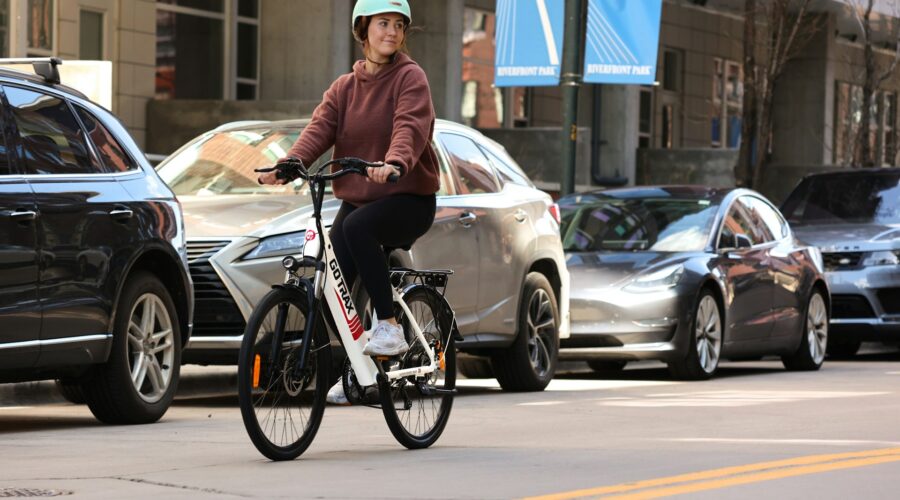 casco bici città